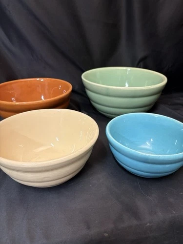 VTG Bauer Ringware Bowl Lot  Excellent Condition Lot Of 4