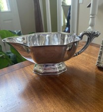 Ancien bateau à sauce, saucière en plaque argentée belle table de vacances polie