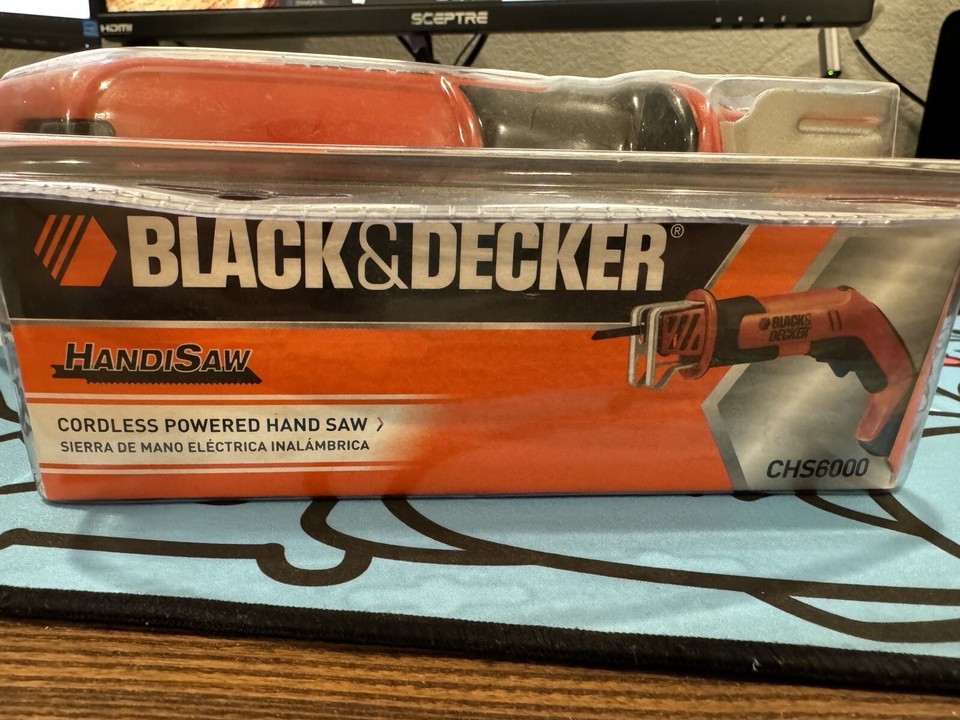 NEW Black & Decker Handisaw CHS6000 Cordless Powered Hand Saw