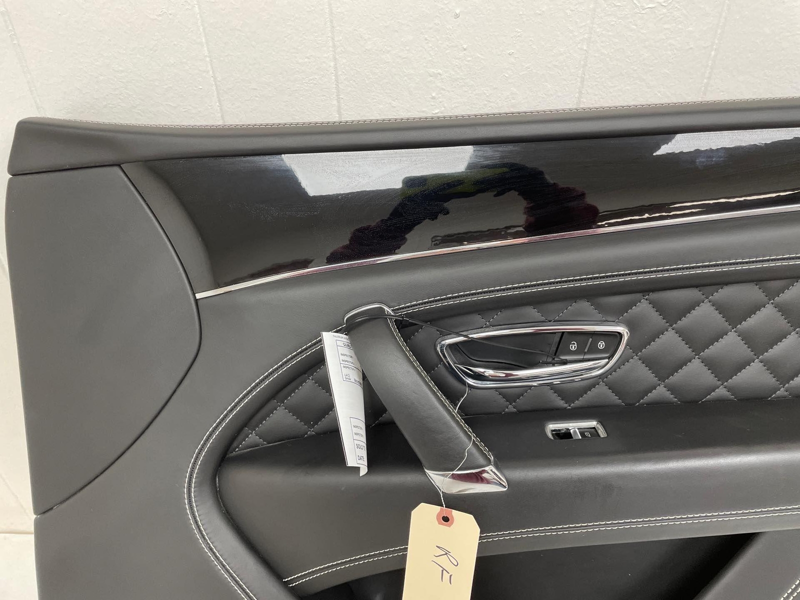 2016-2020 BENTLEY BENTAYGA RH DOOR INTERIOR TRIM PANEL COVER FRONT RIGHT PASS