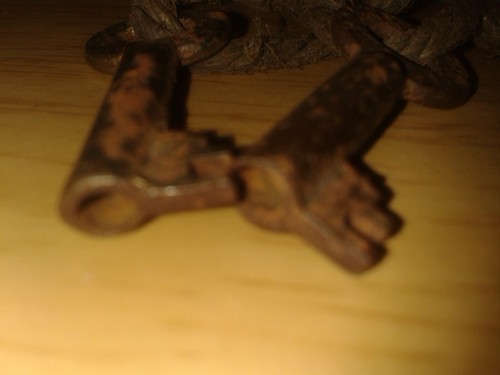 Vintage Belfry brand padlock style keys. (D27a) - Picture 4 of 5