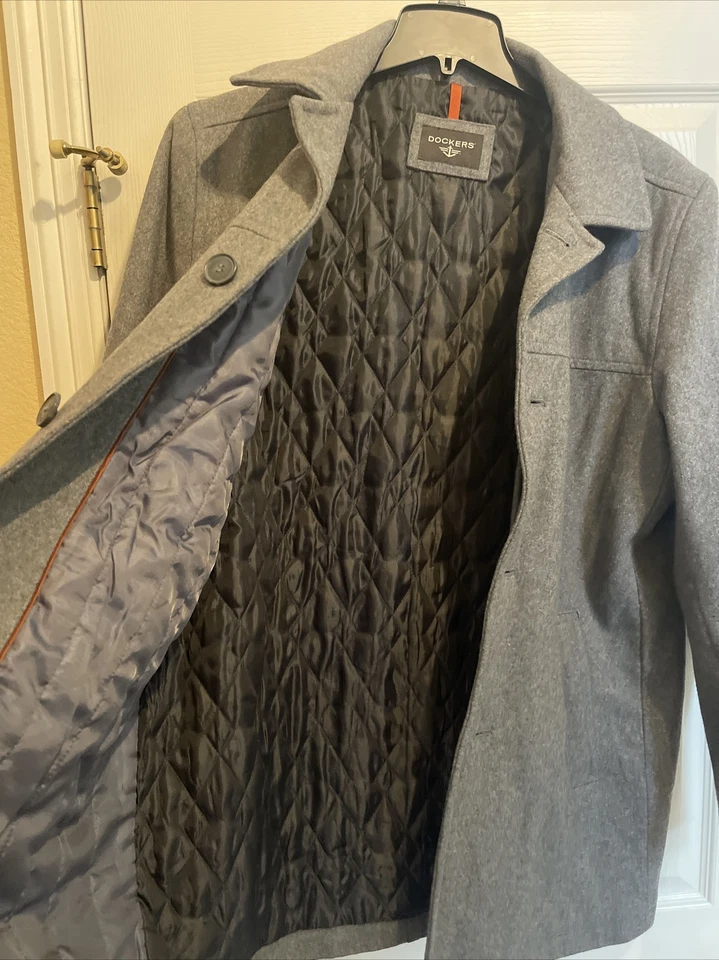 Dockers Overcoat/coat/jacket In Perfect Condition. Gray. Size Large. Wool Blend - Image 4 of 4