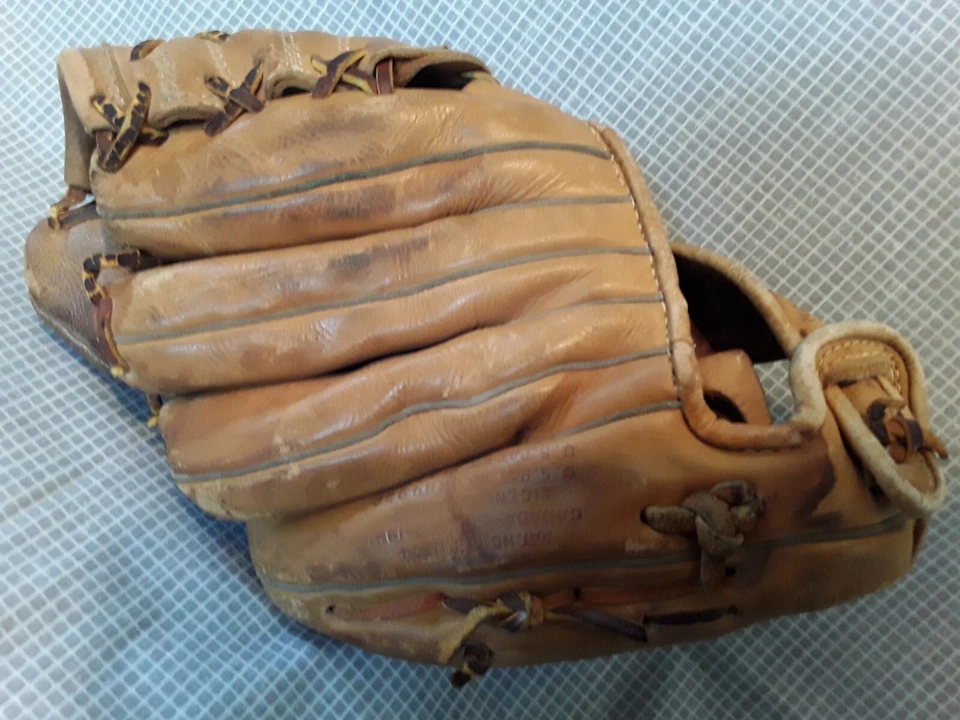 WILSON A2000 Baseball Glove Rare Vintage Pro Model Triple Lock Web Grip Tite RHT - Image 2 of 4