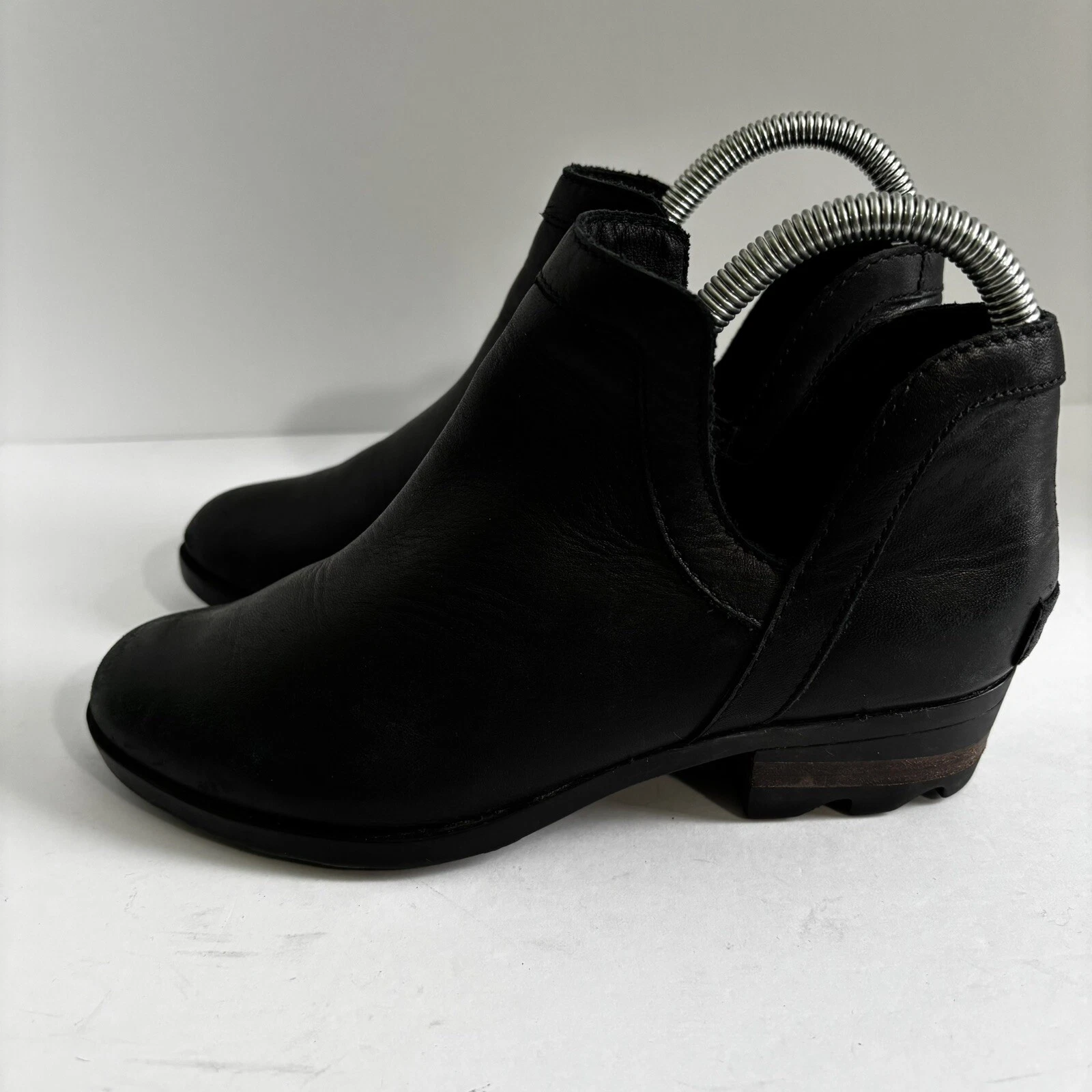 sorel lolla ii cut out leather boots