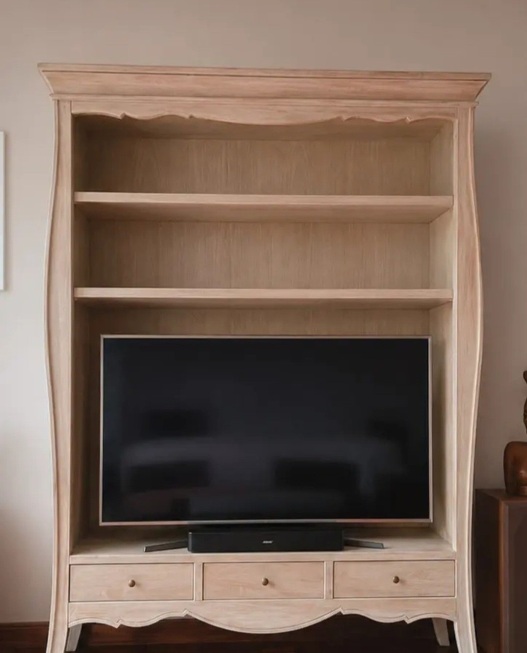 Libreria in vero massello colore beige