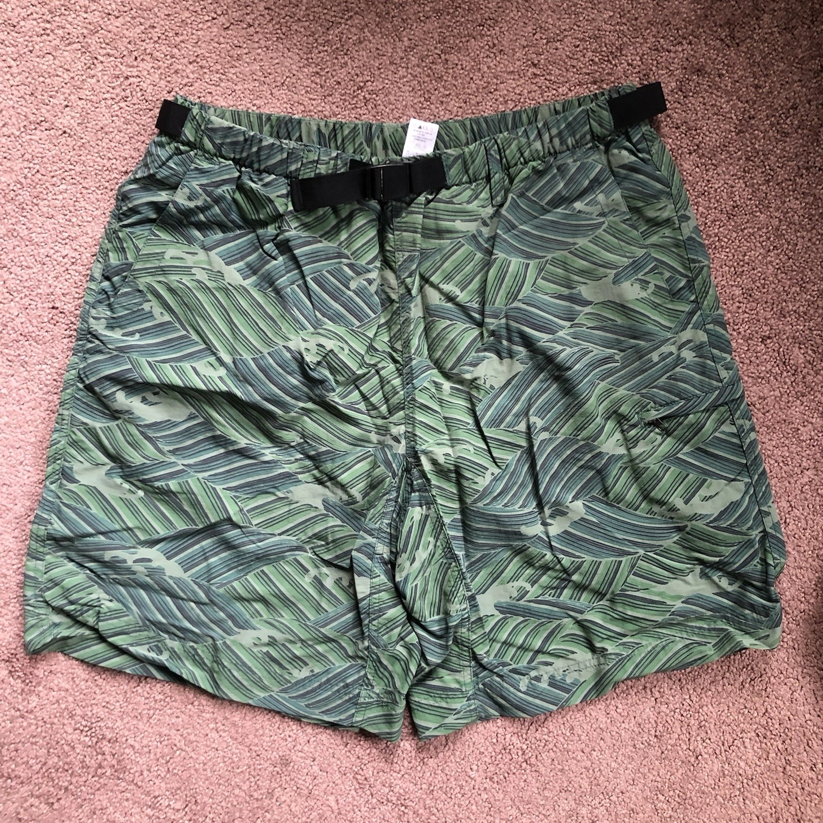 Patagonia Mens River Guide Mesh Belted Nylon Shorts Green Waves Size L 57090