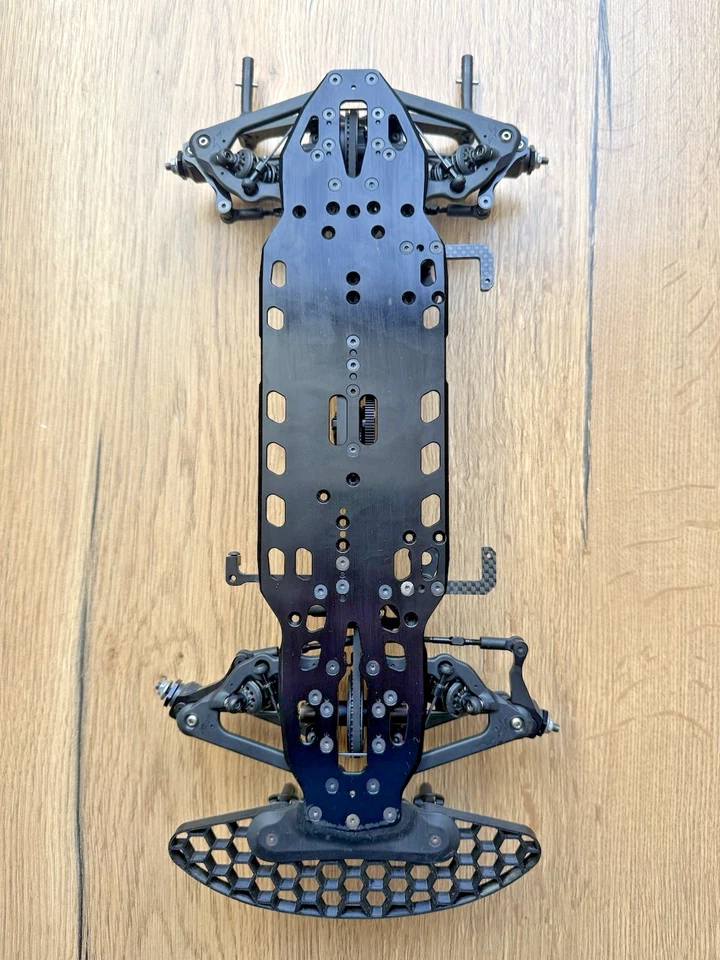 XRAY X4 2025 Alu Flex Version XR-300041 inkl. Zubehör - Bild 4 von 4