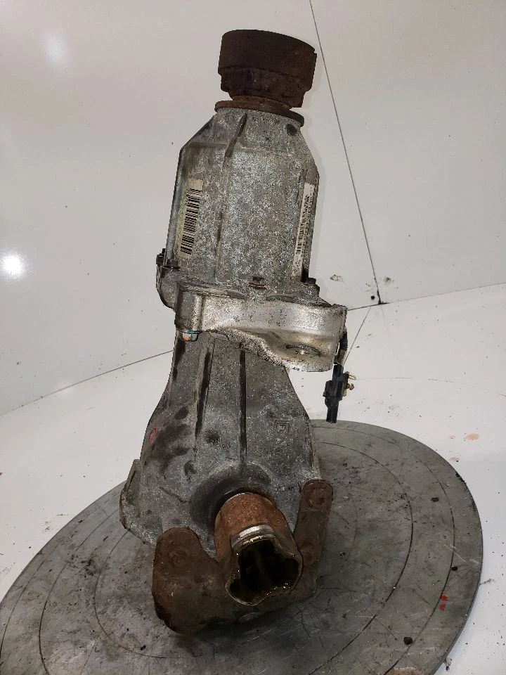 Carrier Rear Fits 10-19 TAURUS 1369058 - Image 3 of 4