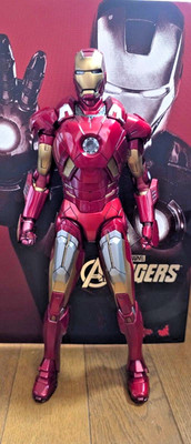 Hot Toys MMS185 Iron Man 2 Mark VII MK 7 1/6 Figur Avengers Tony Stark