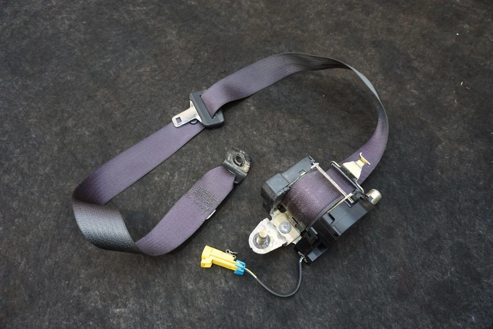 Retractor cinturón seguridad pasajero delantero derecho OEM 10379985 Chevrolet SSR 2003-06 Foto 3 de 4