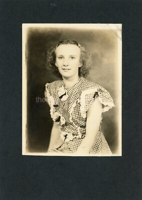 FOUND DISTRESSED bw PHOTO ON BACKING PAPER Young Woman MID CENTURY 410 LA 85 L