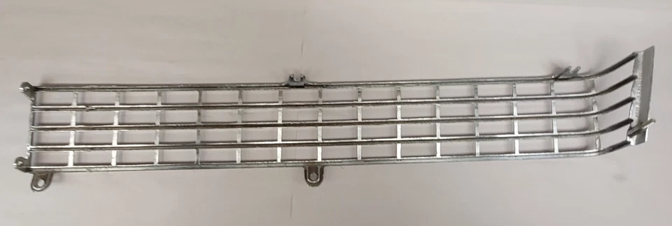 Radiador delantero izquierdo AMC Rambler Ambassador 1960 rejilla cromada mitad 3443485 nuevo en stock Foto 3 de 4