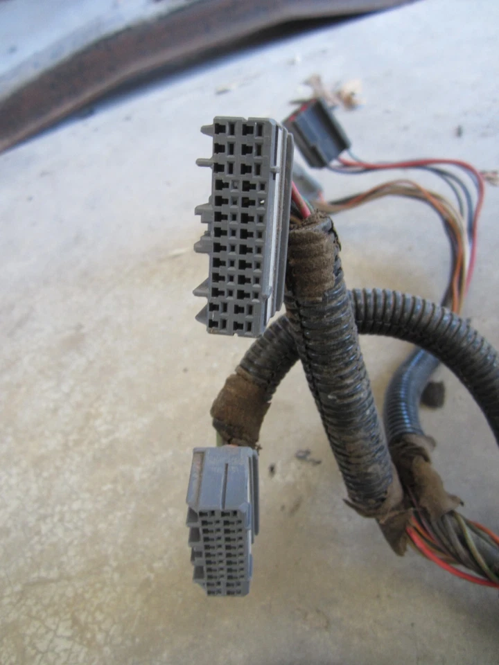 Arnés de cableado tablero motor gasolina Ford F250 F350 1999 F81B-14401-BP Foto 3 de 4