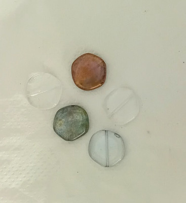 5 Verschiedene Metall Klar & Durchscheinend Flache Runde Scheibe Münze Glas Perlen Mix