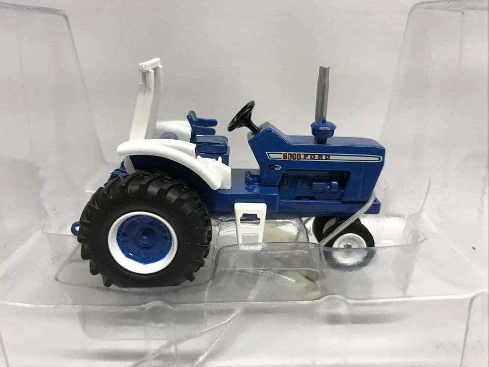 1:64 Ford 8000 Narrow FRont , SpecCast, ZJD 1802 - Image 3 of 4