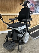 Pride Quantum Q6 edge Power Wheelchair With head array 18 x 20  Tilt Recline