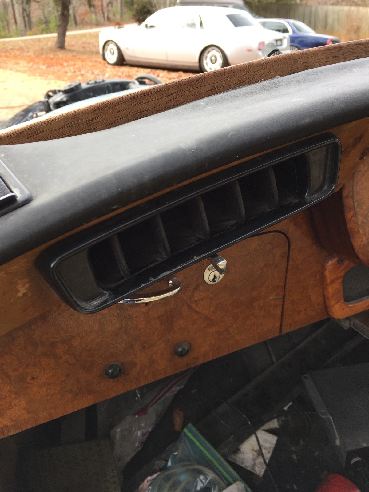 BENTLEY S2 & S3, ROLLS ROYCE CLOUD, P V DASH VENT. WORLDS LARGEST USED INVENTORY