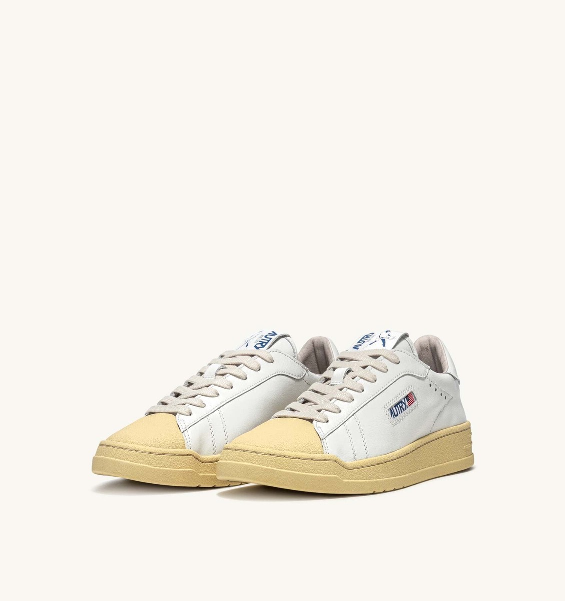 AUTRY Bob Lutz Leather Sneaker スニーカー Autry Sneakers Bob Lutz Low In White Leather With White