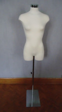 Mannequin de vitrine femme - pied métal - couture