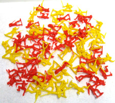 HUGE LOT OF MARX PLASTIC MILITARY ARMY MEN PLAY SET PARTS