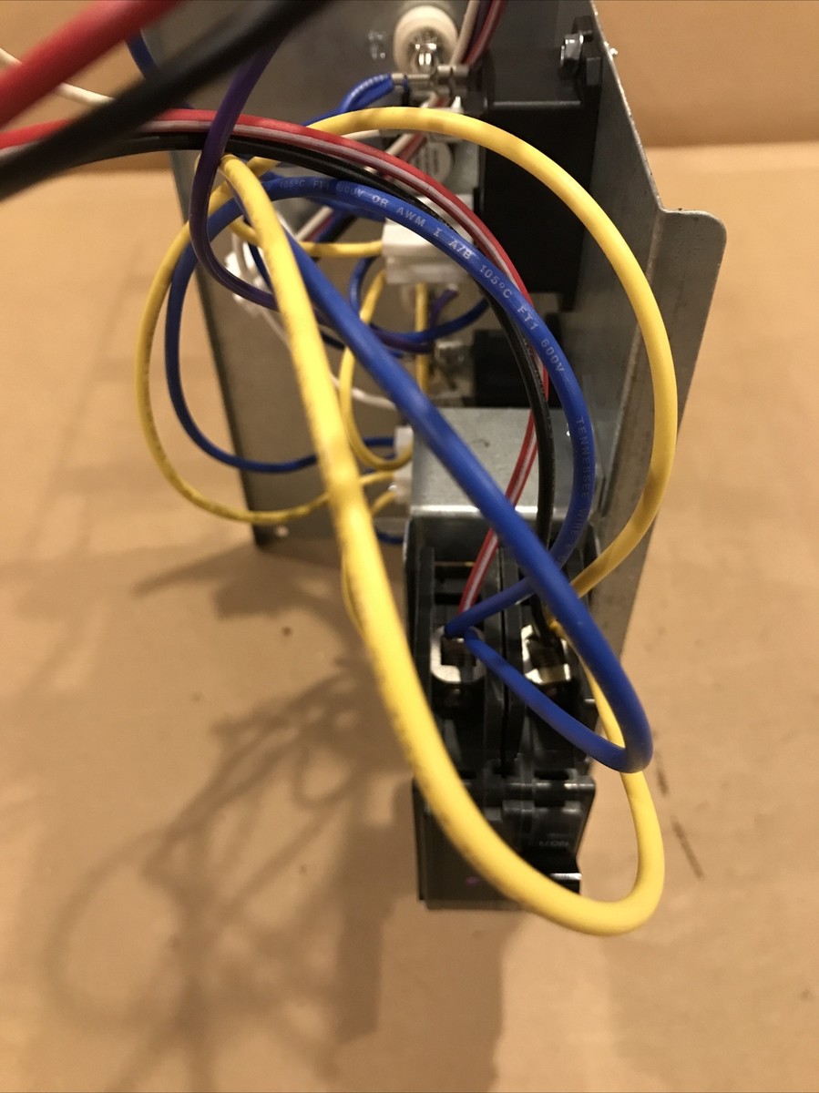 Kit Riscaldamento Elettrico 8kW Source 1 Con Interruttore E Manipolatori D'aria S1-4HK16500806