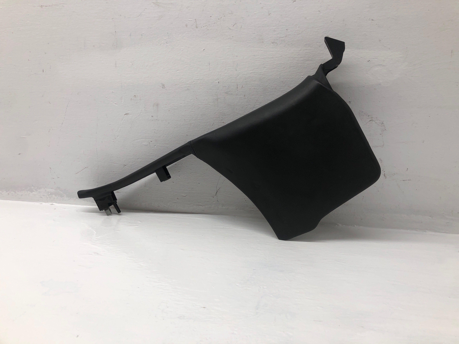 2006-2012 BENTLEY CONTINENTAL OEM FRONT RIGHT KICK PANEL TRIM COVER * BROKEN TAB
