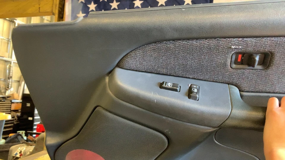 GMC Sierra 1500 Extended Cab SLE Front RH Passenger Door Trim Panel 99 00 01 02 Foto 4 de 4