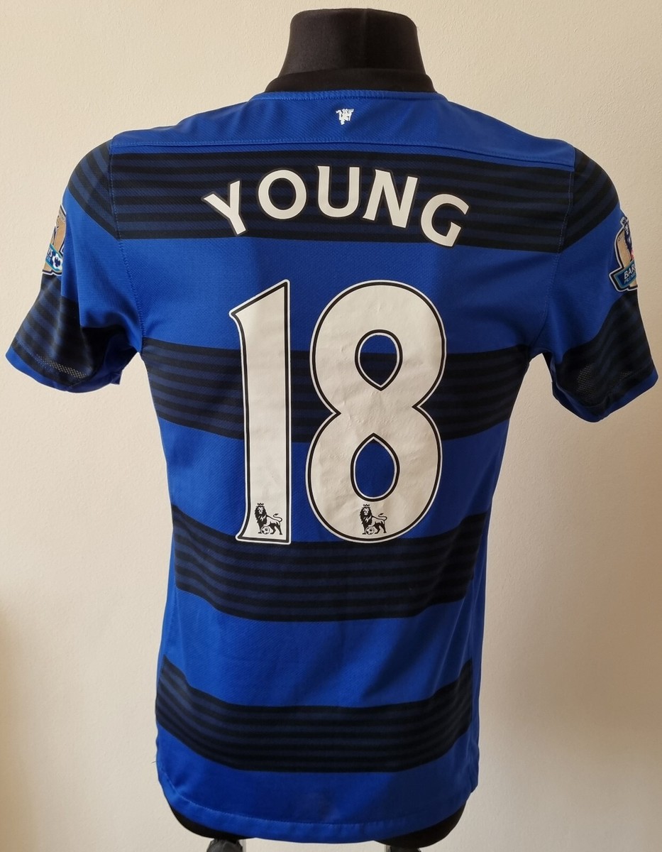 Manchester United 2012-2013 Third football Nike shirt #18 Young