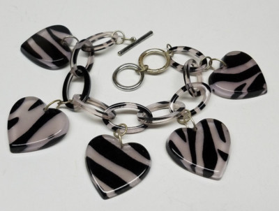 HEARTS Charm Bracelet Black White Gray Fashion Toggle Lock Lady Girls Cute Gifts