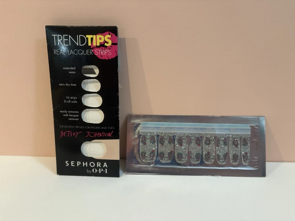 Sephora por OPI Betsey Johnson SE644 Calaveras Tendencia Puntas Tiras de Esmalte de Uñas Reales Foto 2 de 4