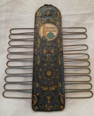 VTG 1939 NEW YORK WORLD'S FAIR, TRYLON & PERISPHERE, Embossed Leather Tie Holder