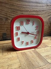 1970&rsquo;s / 1980&rsquo;s Bino Wanduhr in Rot - Made by Lorenz - Ein Retro Klassiker