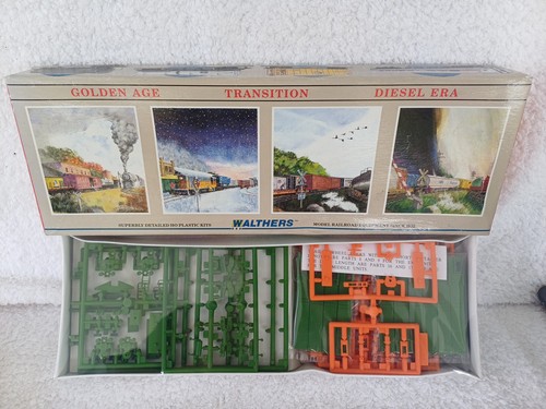 Walthers HO 932-3932 263' 5 Unit All Purpose Spine Car Burlington Northern Set | Condition: New