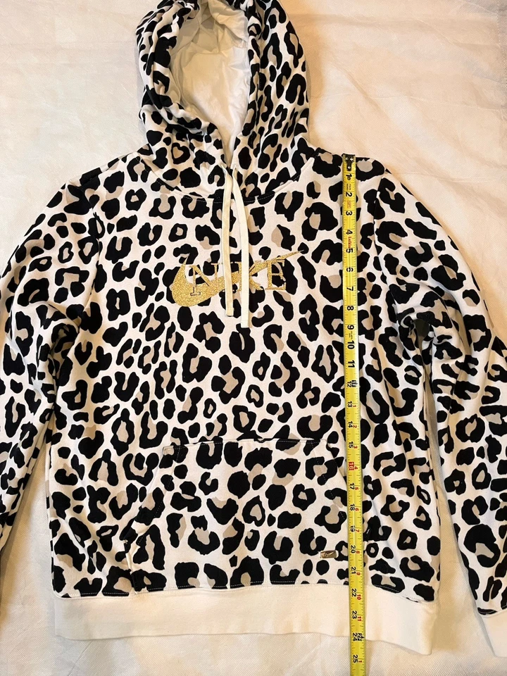 Sudadera con capucha Nike Sportwear Club estampado polar leopardo para mujer talla M Pullover Foto 4 de 4