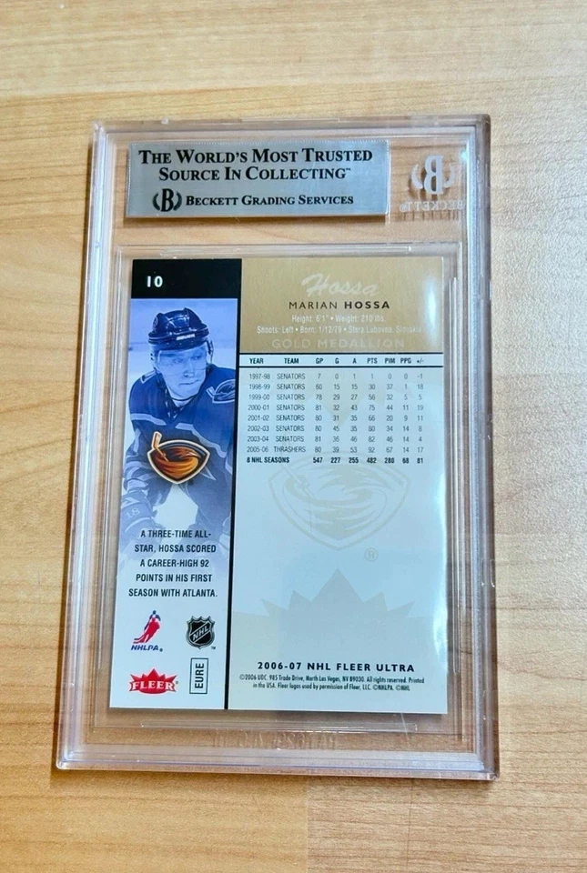 2006-07 FLEER ULTRA ПОДПИСАННЫЙ MARIAN HOSSA ЗОЛОТОЙ МЕДАЛЬОН BGS ПОДЛИННЫЙ THRASHERS - Изображение 2 из 2