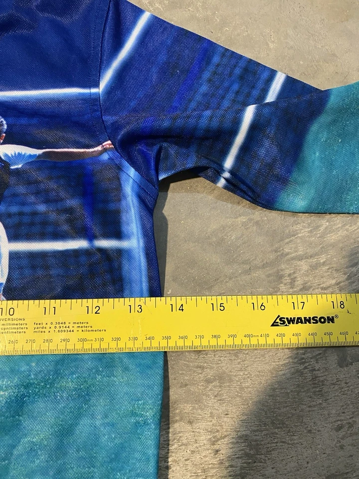 Camiseta de fútbol Tommy Hilfiger vintage de los 90 con estampado de animación para jugadores rara 3T Foto 4 de 4