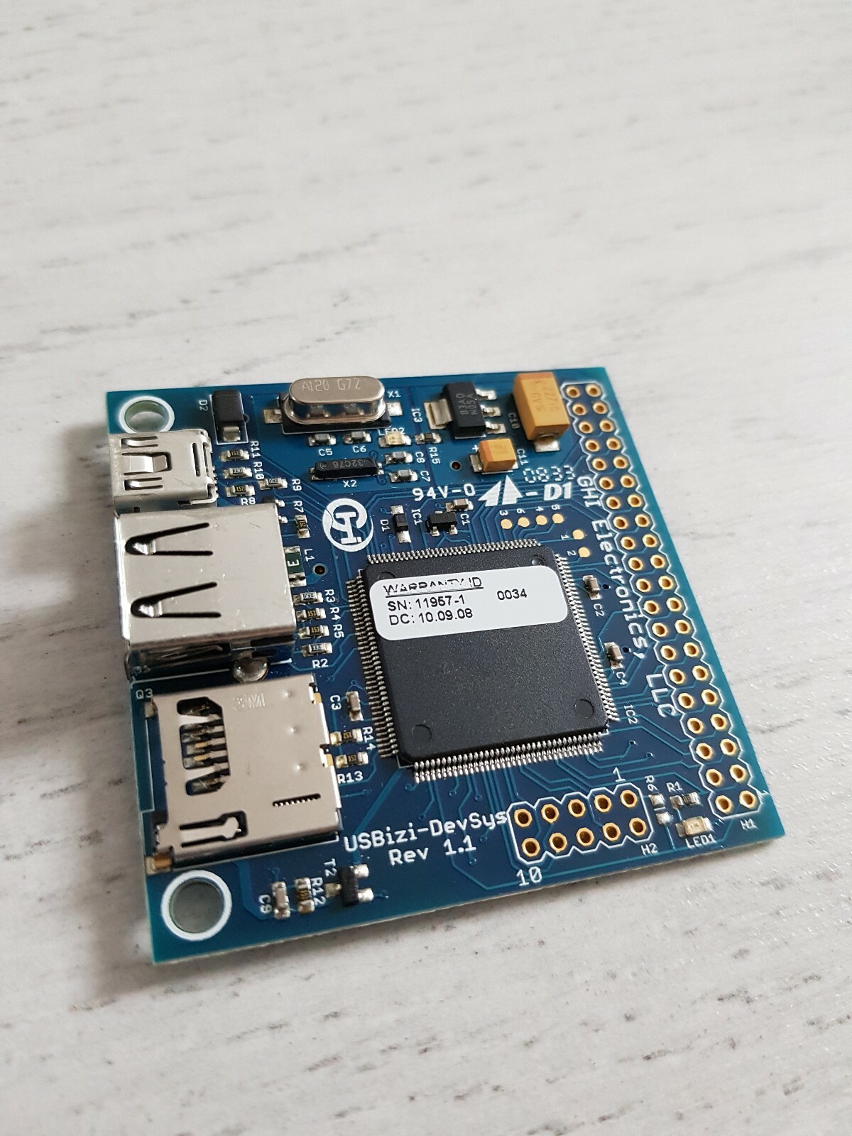 USBizi Board ARM7 pour compiler votre code C# directement via le framework .NET