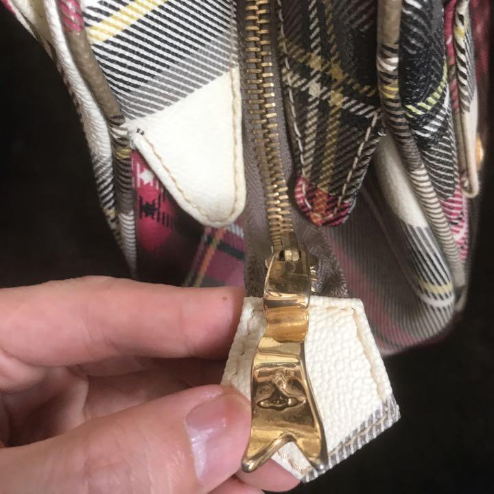 Vivienne Westwood Check Handbag about 20 x 28 x 14cm Vivienne Westwood Check Handbag about 20 x 28 x 14cm