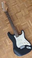 04 SQUIER FENDER STRATOCASTER SE 22 FRET, BLACK,GREAT MODDER,LIGHTLY GIGGED