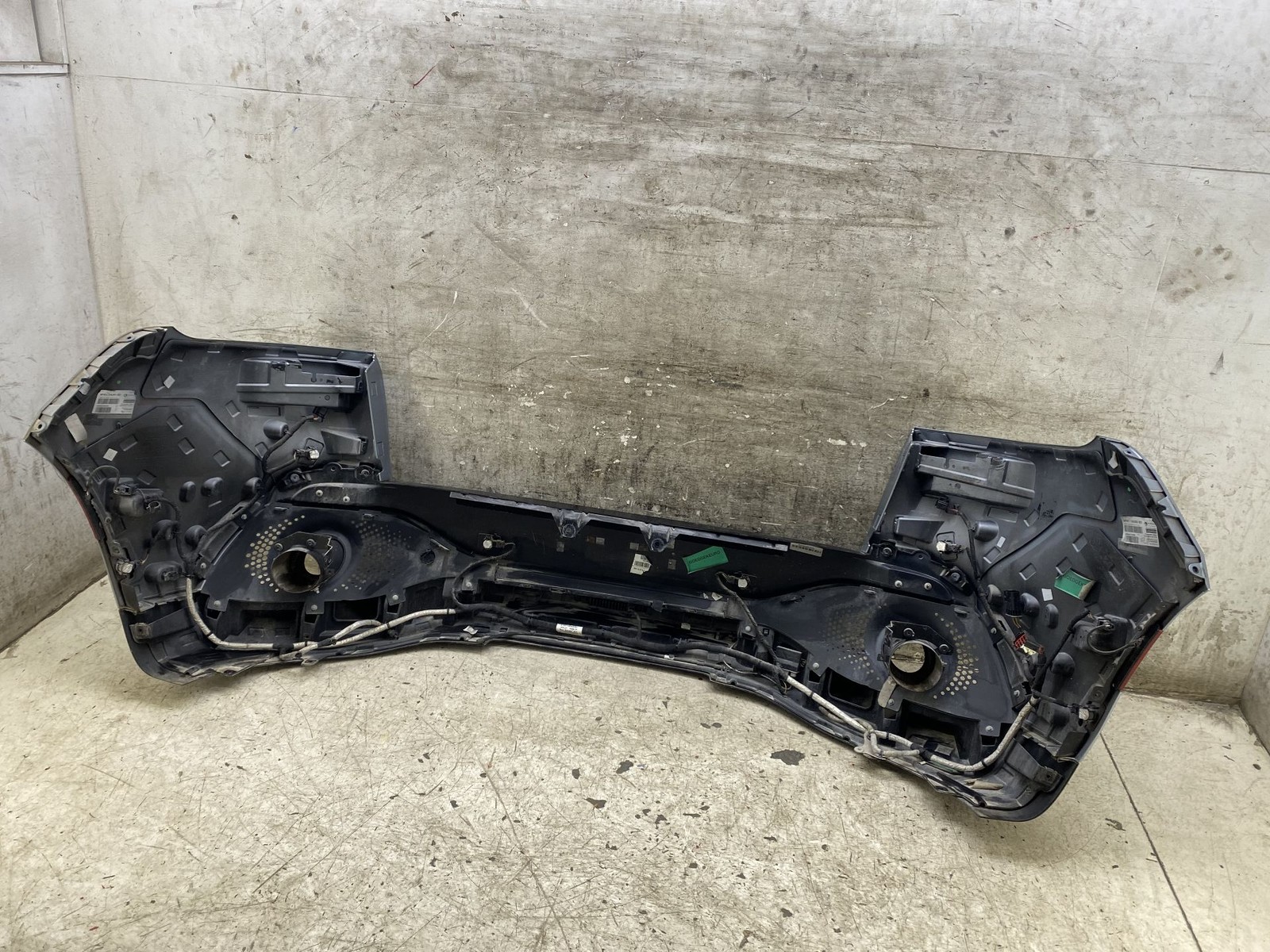 2020-2025 ASTON MARTIN DBX OEM REAR BUMPER COVER W/ PARK ASSIST & UPPER PACK