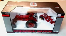 SpecCast 1/16 Scale Farmall 300 Gas Tractor with 311 Moldboard Plow 2008 Box