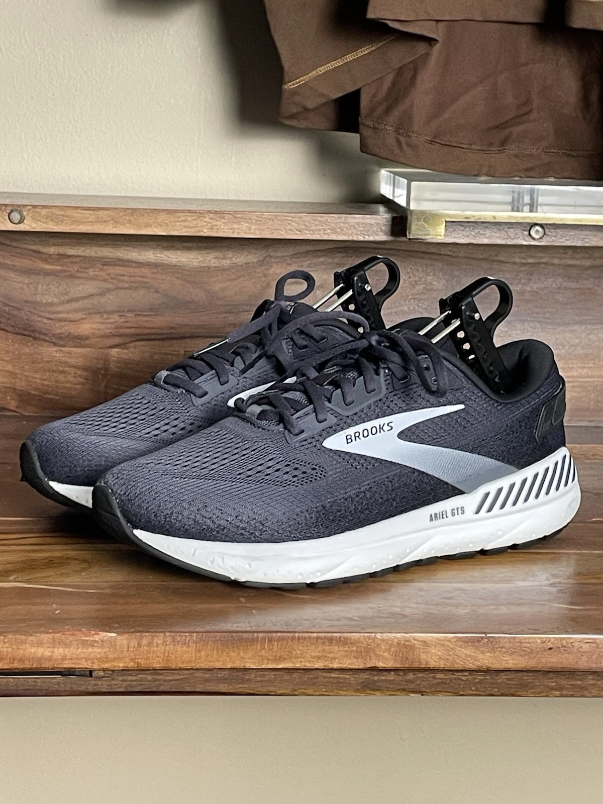 Brooks Ariel GTS 24 Womens Size 9.5 Wide D Ebony Black White Sneakers Running