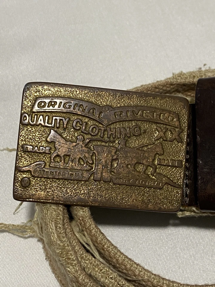 Cinturón de tela vintage Levi’s hecho en Italia Foto 2 de 4