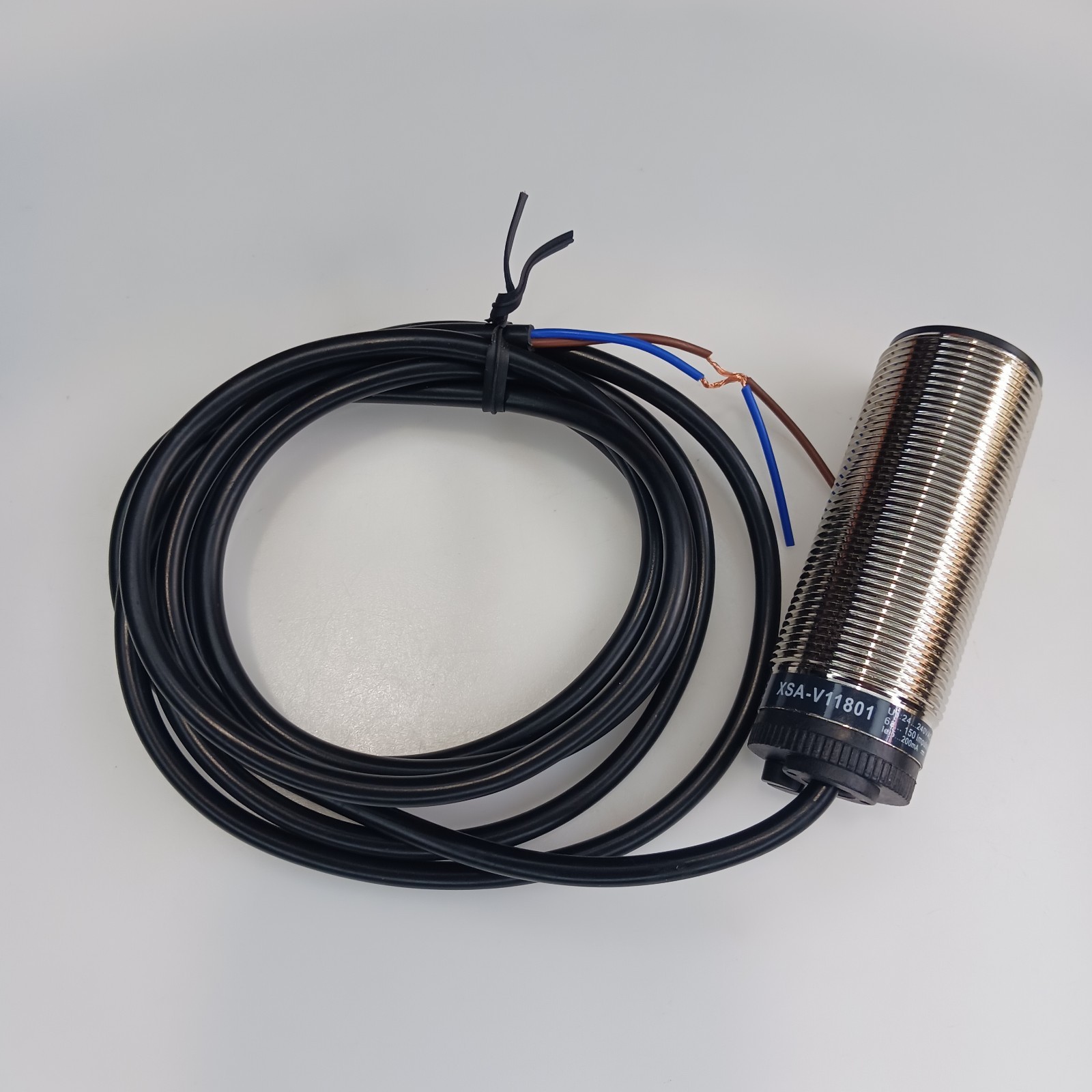​Telemecanique XSAV11801 Proximity Sensor XSA-V11801 M30 10mm Sn 24-240V **USA**