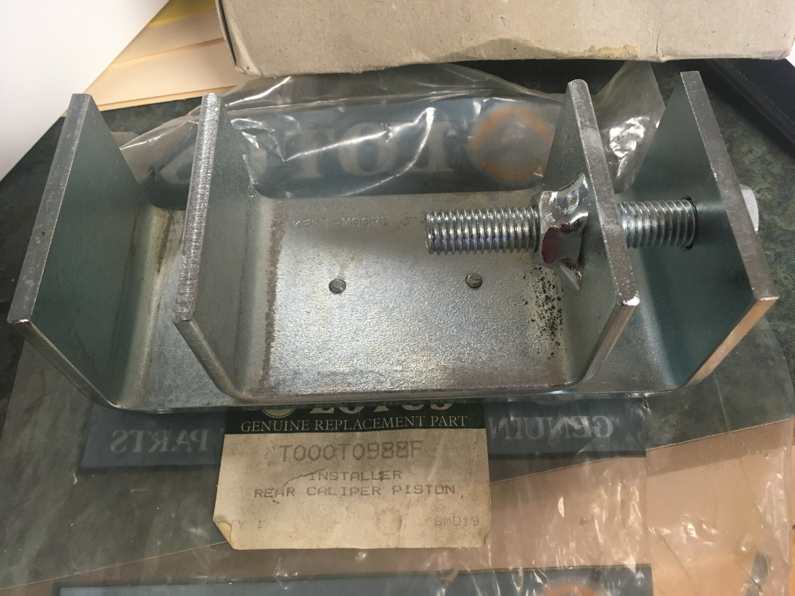 Lotus T000T0988F Elan M100 Installer Rear Caliper Piston, NOS