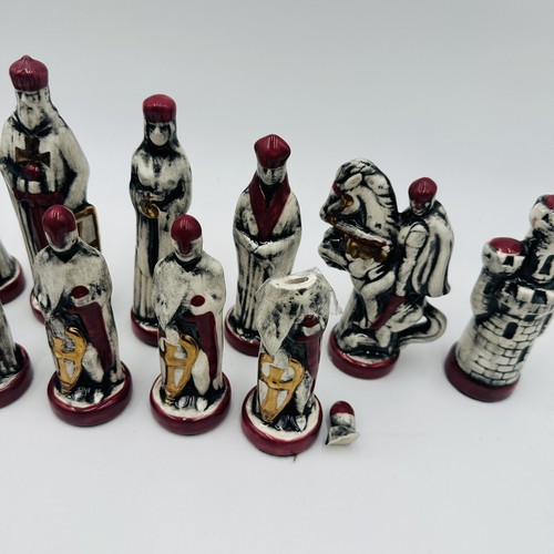 Vintage Porcelain Ceramic Chess Set 32 Pieces Complete Rare Felt Base Black Red - Picture 22 of 24