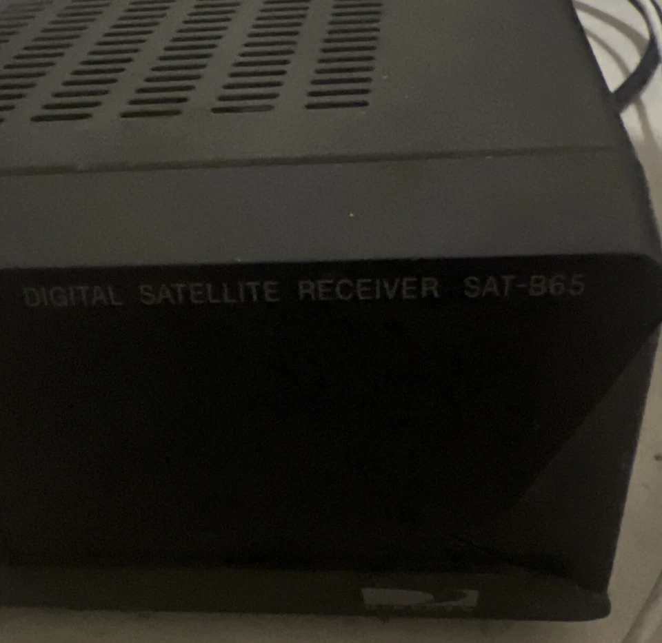 Receptor de satélite Sony SAT-B65 sin control remoto encendido sin probar con tarjeta directa Foto 4 de 4