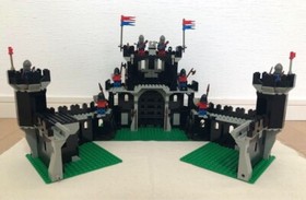 Lego 6085 Black Monarch&rsquo;s Castle SET 16x32 Used From Japan