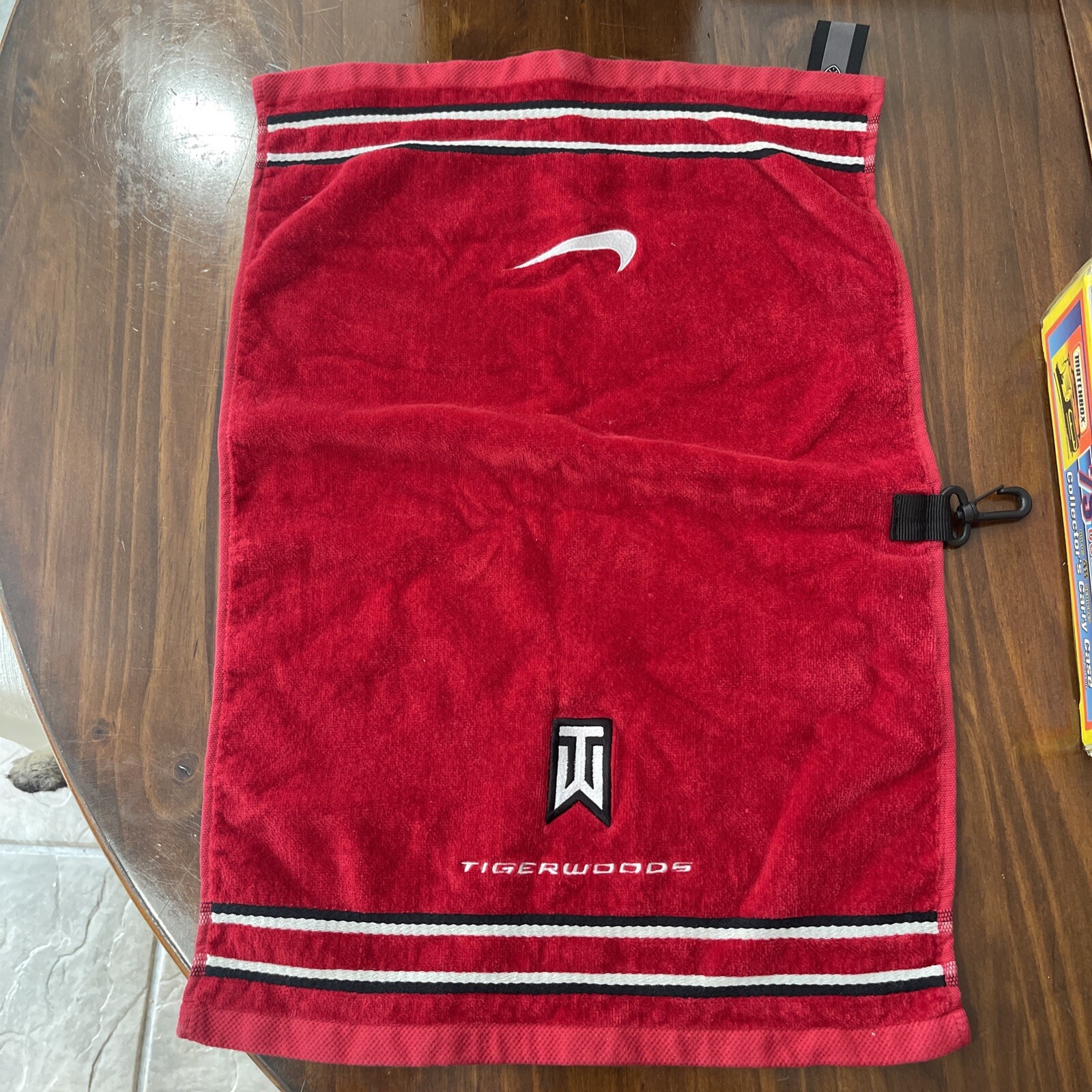 Tiger Woods Red Nike TW Crested Golf Towel Embroidered Vintage 2001