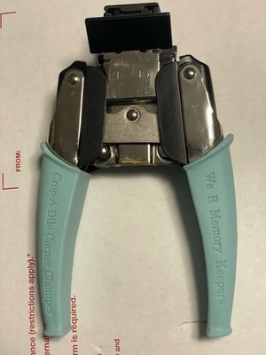 We R Makers Crop-A-Dile 1/4'' & 1/2'' Corner Chomper Punch -Corner Rounder